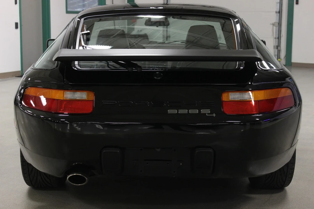 1987 Porsche 928 S4 - Image 8 of 20