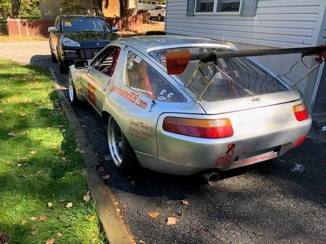 1980 Porsche 928 - Image 2 of 2
