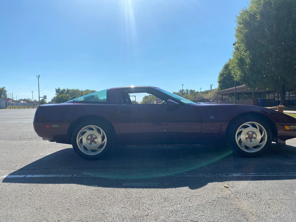 Chevrolet Corvette C4 - Image 17 of 21