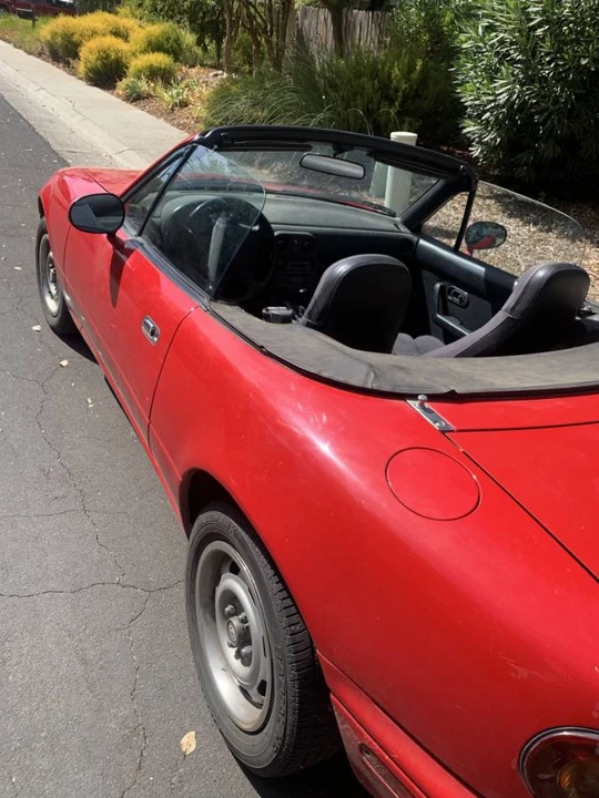 1993 Mazda NA MX-5 Miata - Image 2 of 3