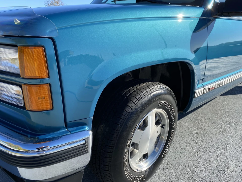 1997 GMC Sierra 1st Gen - Image 23 of 31