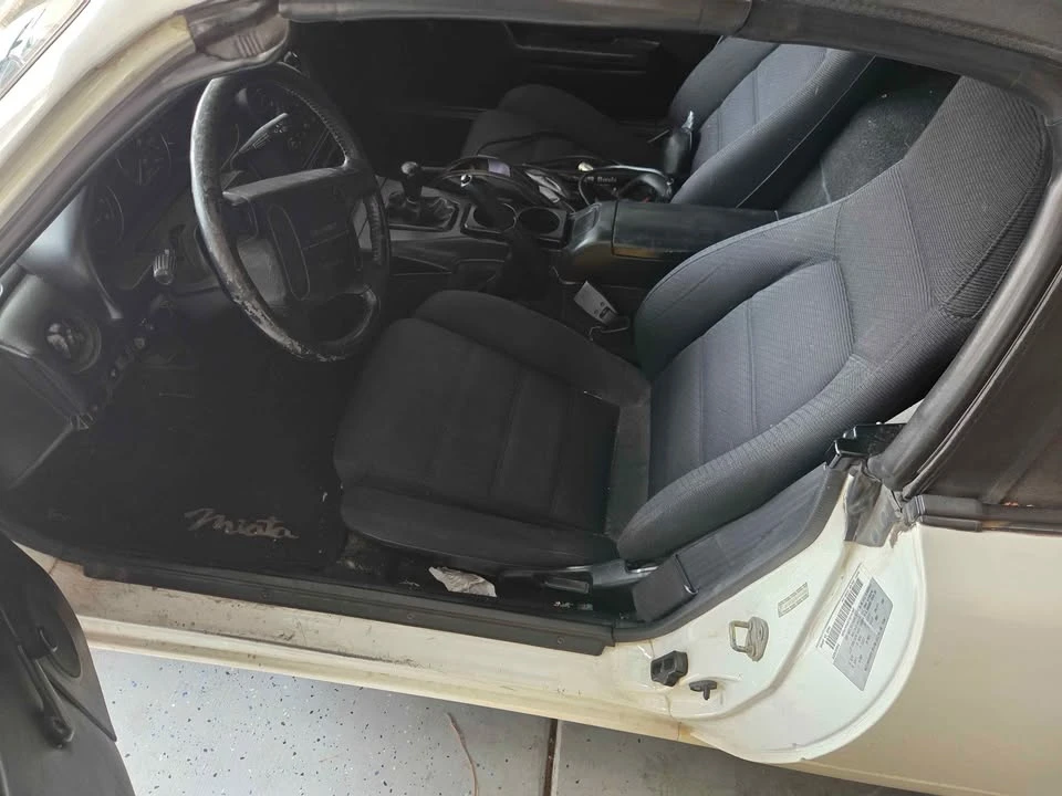 1993 Mazda NA MX-5 Miata - Image 6 of 7
