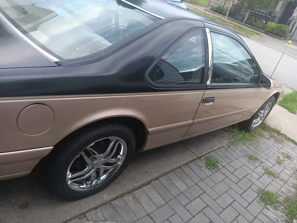 1993 Ford Thunderbird 9th Gen - Image 2 of 3