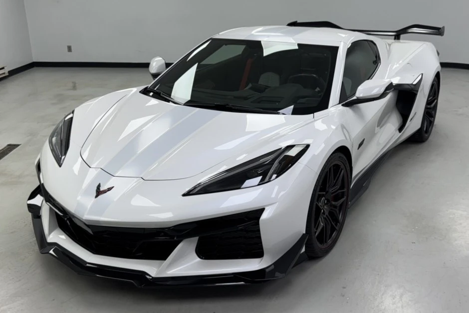 2023 Chevrolet Corvette C8 Z06 - Image 1 of 7