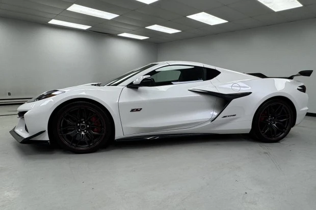 2023 Chevrolet Corvette C8 Z06 - Image 3 of 7