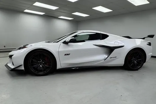 2023 Chevrolet Corvette C8 Z06 - Image 3 of 7