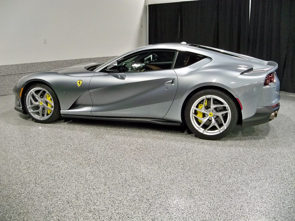 2019 Ferrari 812 Superfast - Image 15 of 31
