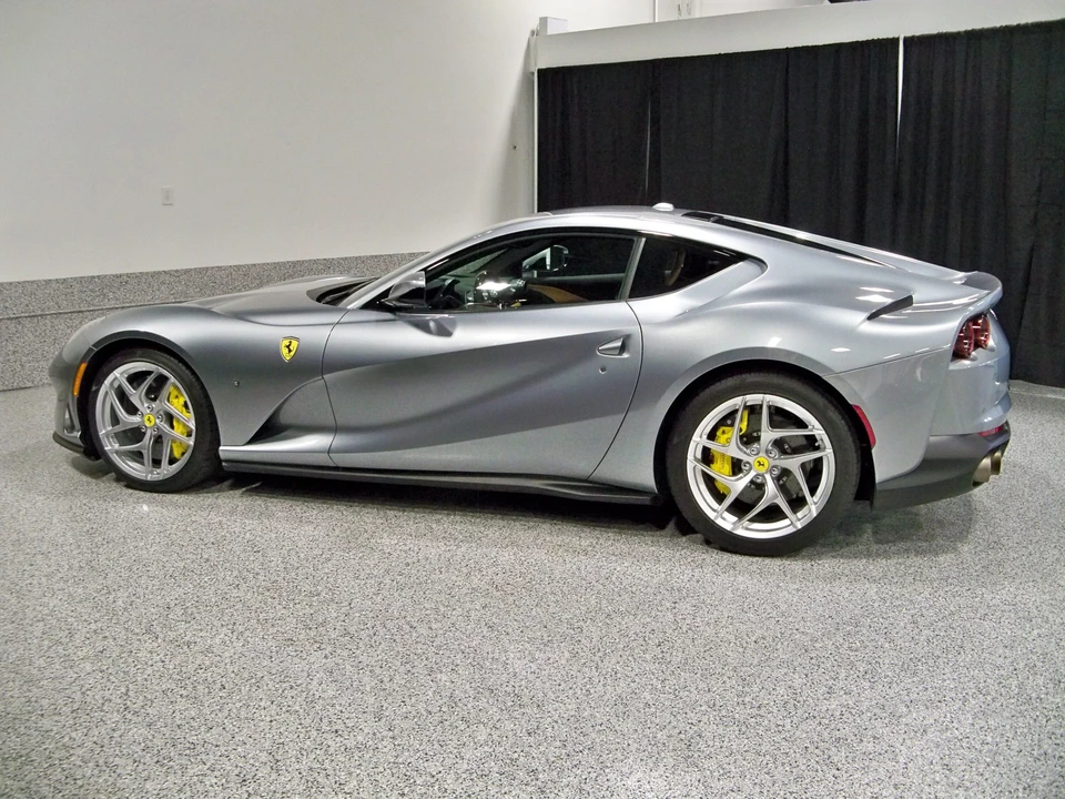 2019 Ferrari 812 Superfast - Image 16 of 31