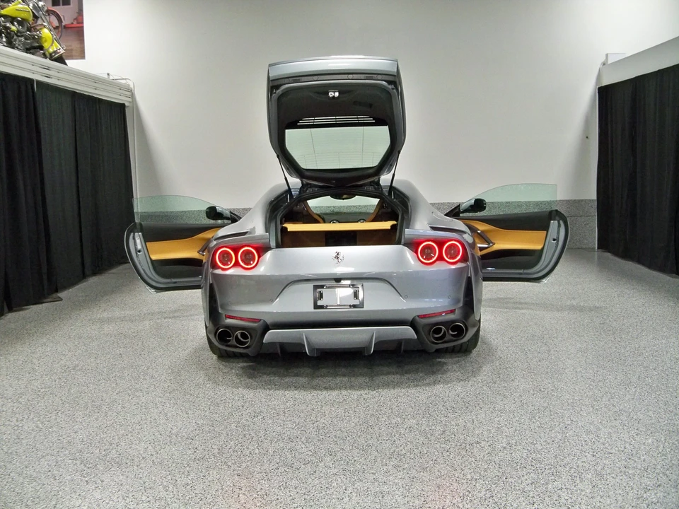 2019 Ferrari 812 Superfast - Image 21 of 31