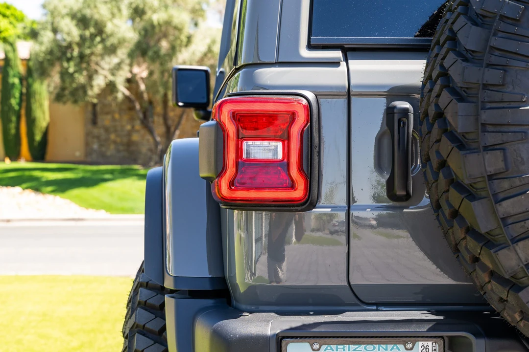 2021 Jeep JL Wrangler - Image 23 of 31