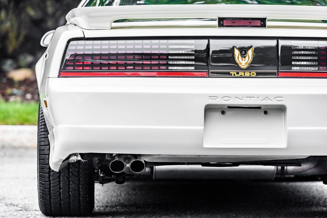1989 Pontiac Firebird Trans Am 3rd Gen - Image 23 of 31