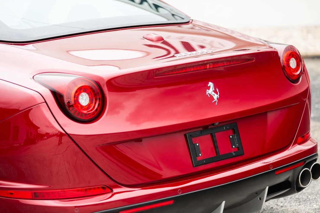 2016 Ferrari California T - Image 25 of 31