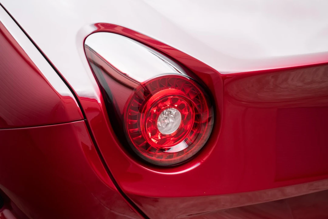2016 Ferrari California T - Image 22 of 31