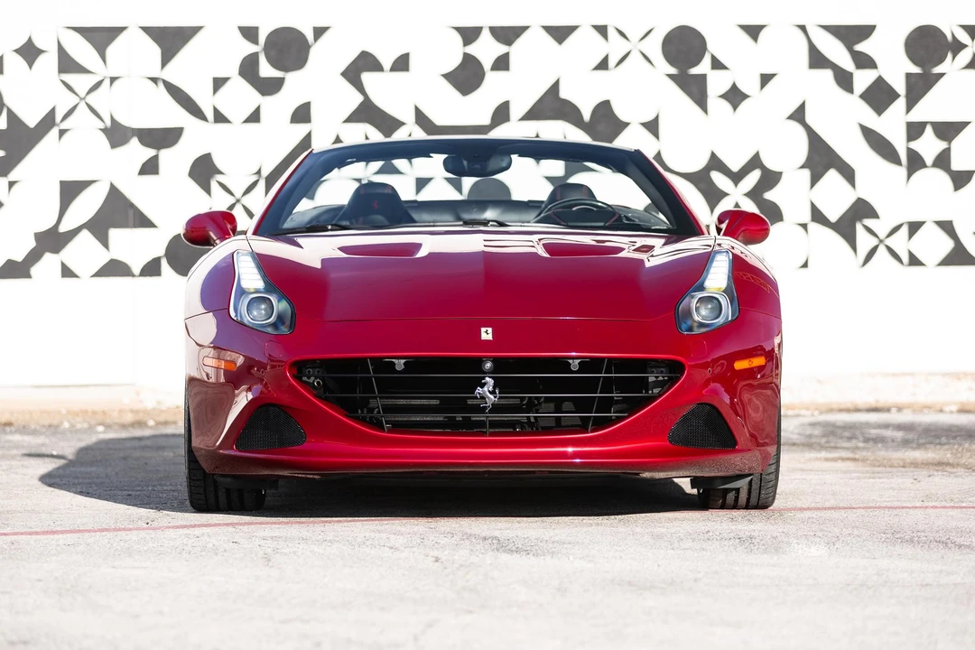 2016 Ferrari California T - Image 8 of 31