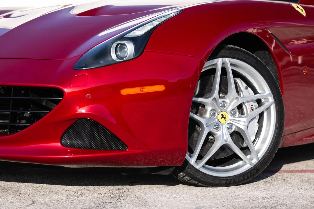 2016 Ferrari California T - Image 19 of 31