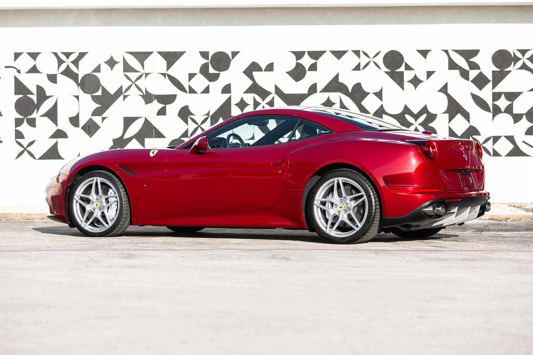 2016 Ferrari California T - Image 11 of 31
