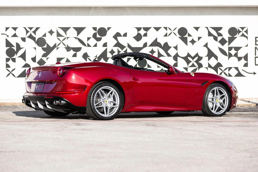 2016 Ferrari California T - Image 7 of 31