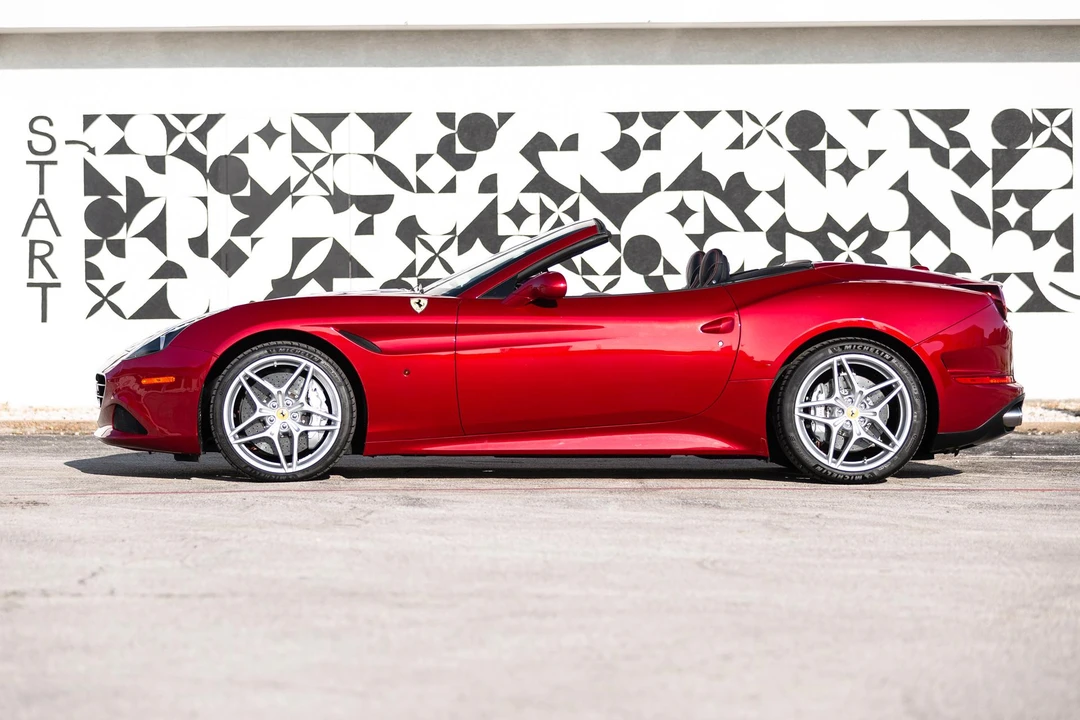 2016 Ferrari California T - Image 6 of 31