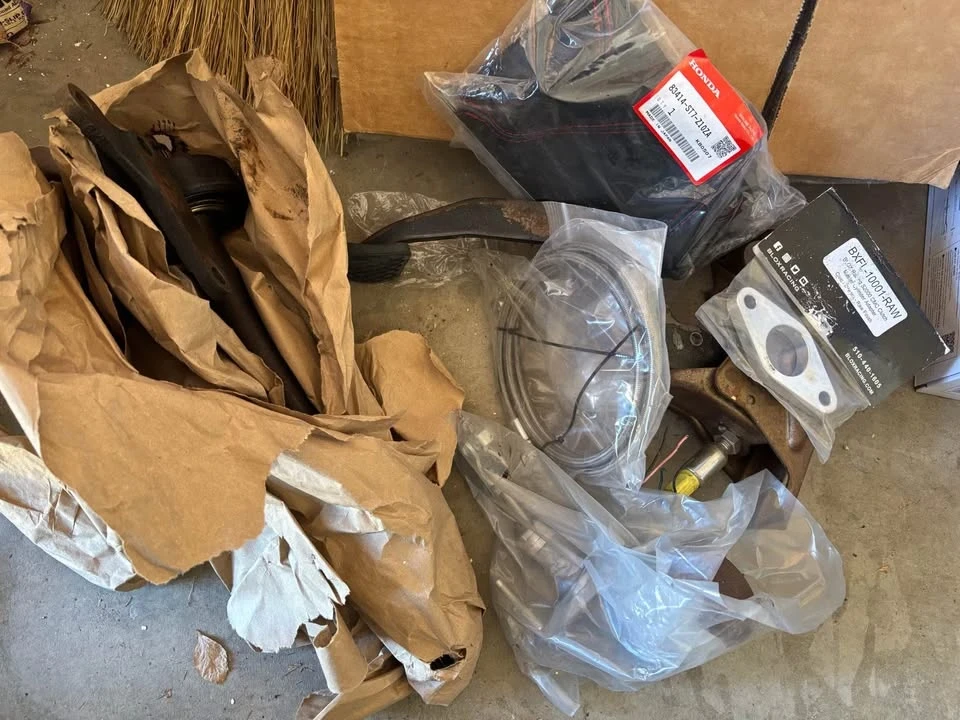 1994 Parts & Memorabilia Gearboxes - Image 2 of 7