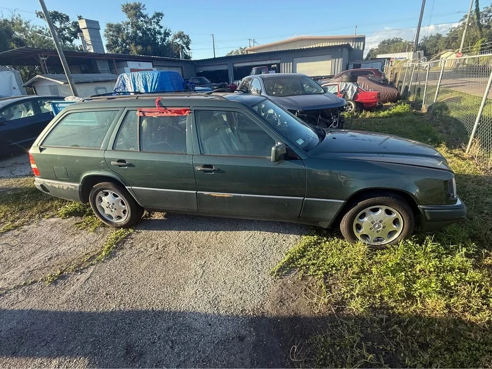 1994 Mercedes-Benz W124 E-Class - Image 4 of 6
