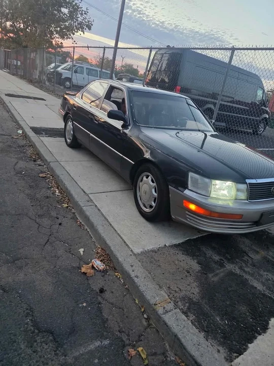 1994 Lexus LS 1st Gen - Image 2 of 7