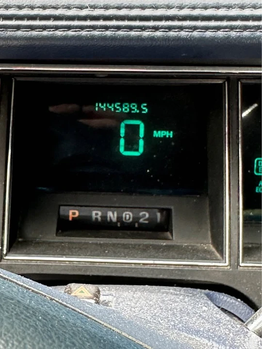 Lincoln Town Car - Image 2 of 10