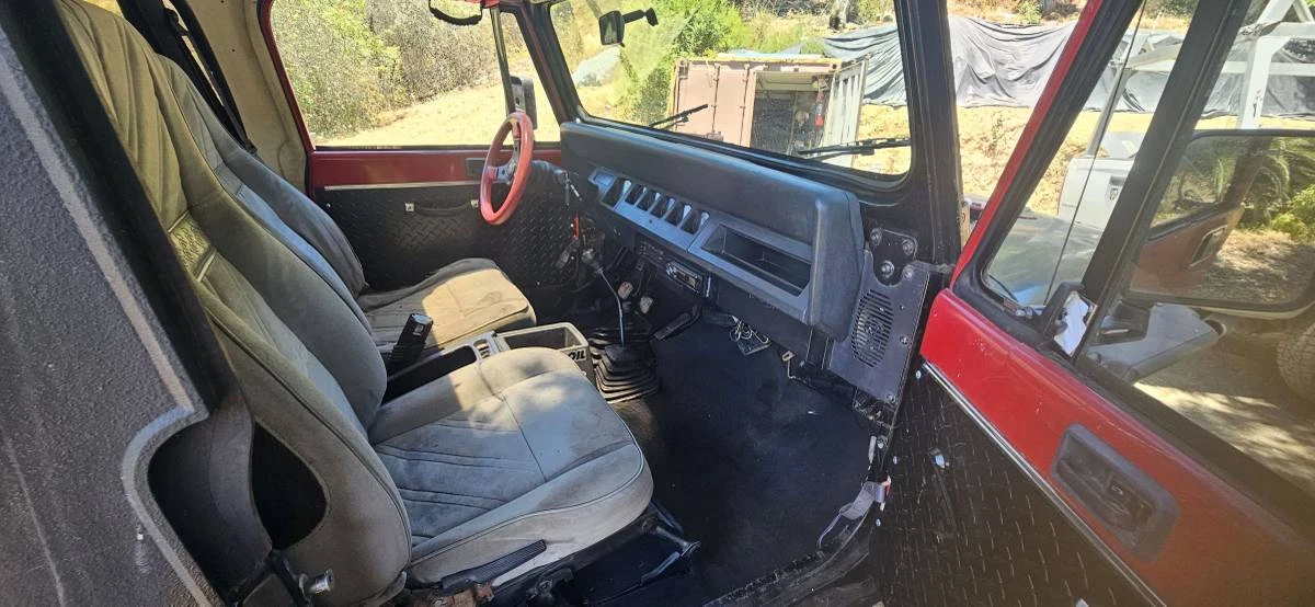 1994 Jeep YJ Wrangler - Image 6 of 10