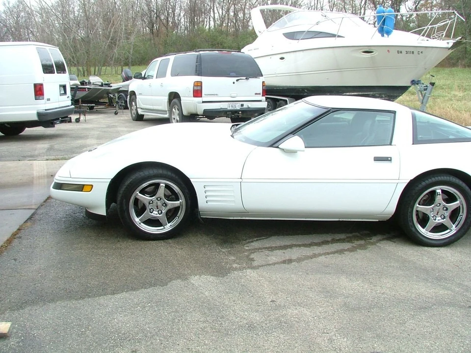 Chevrolet Corvette C4 - Image 1 of 2