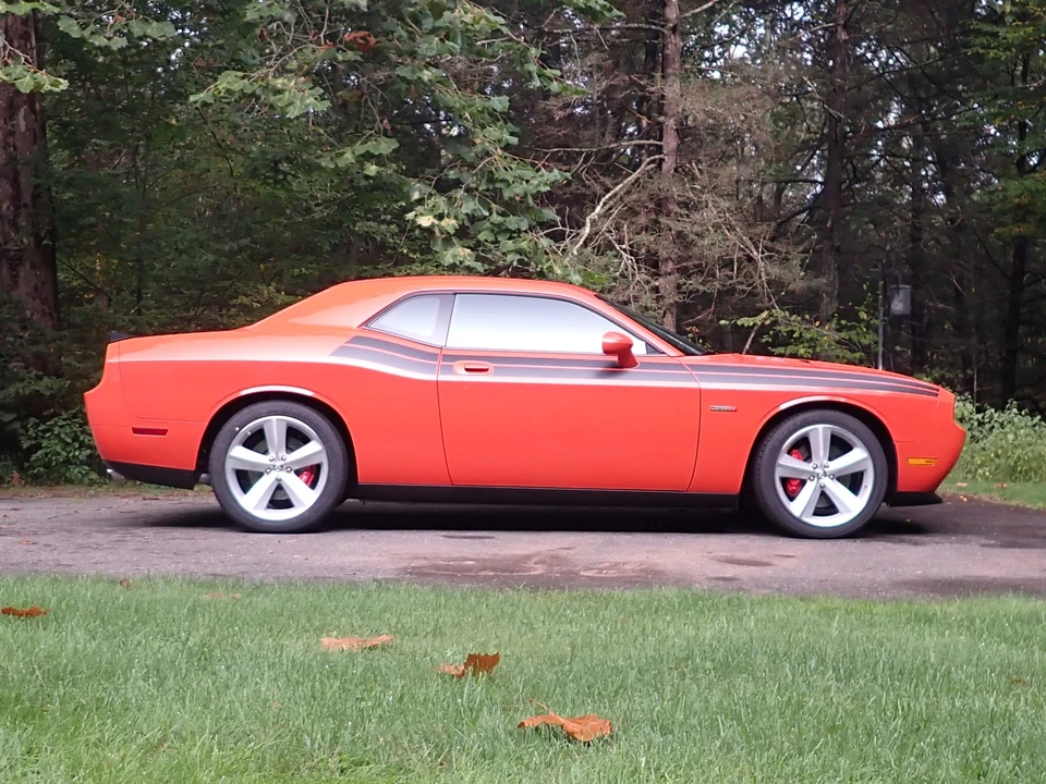 2008 Dodge Challenger SRT8 & 392 3rd Gen - Image 9 of 31