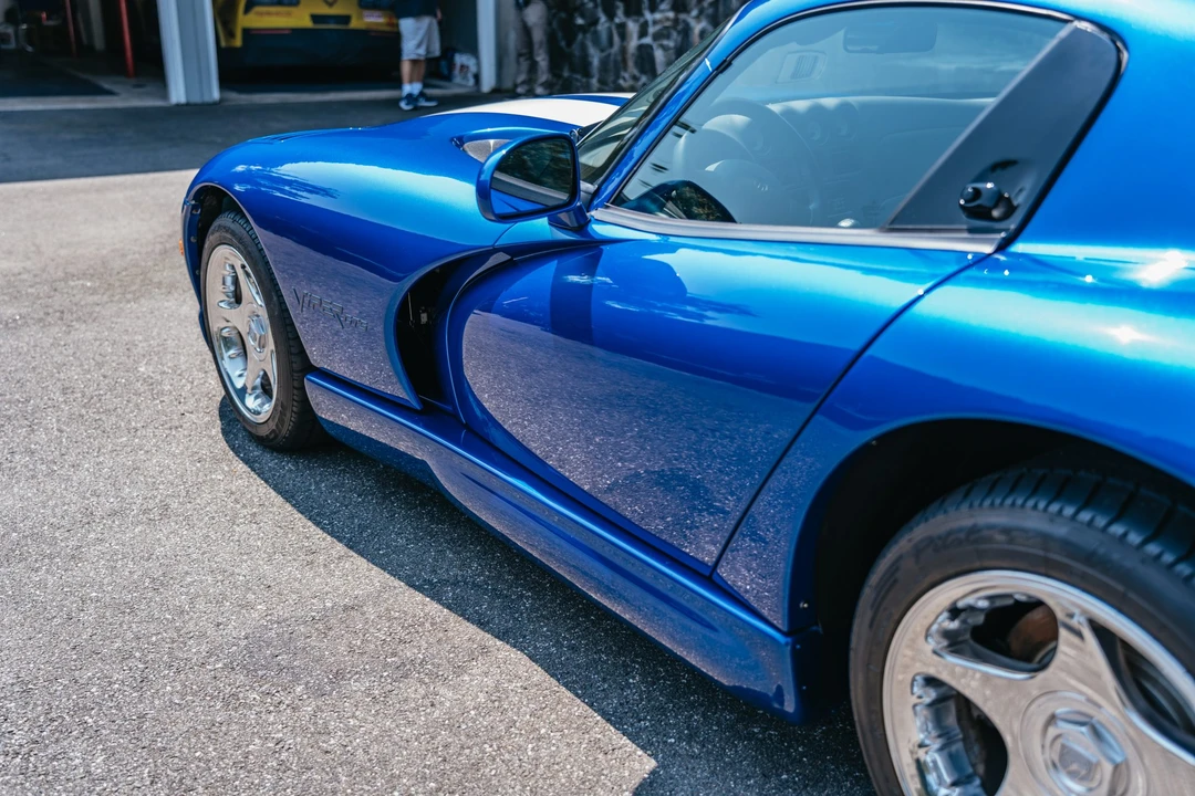 1997 Dodge Viper GTS 2nd Gen - Image 14 of 31
