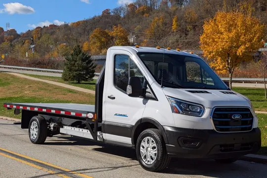 2023 Ford E-Transit Flatbed