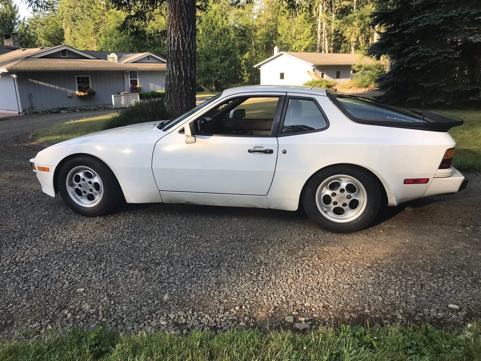 1986 Porsche 944 - Image 2 of 17