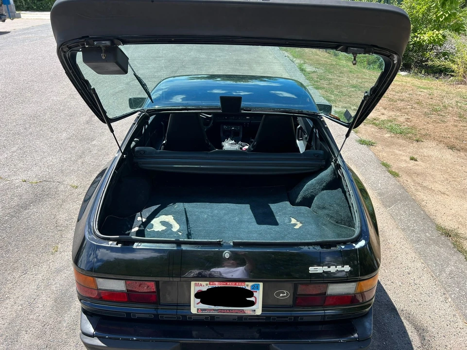 1986 Porsche 944 - Image 4 of 13