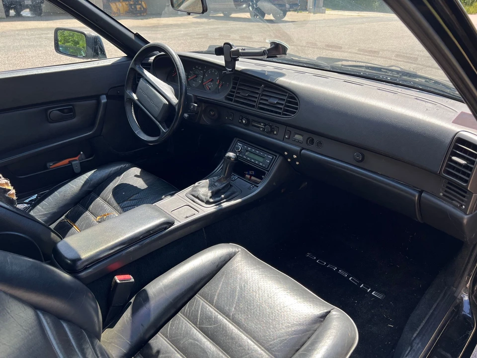 1986 Porsche 944 - Image 9 of 13