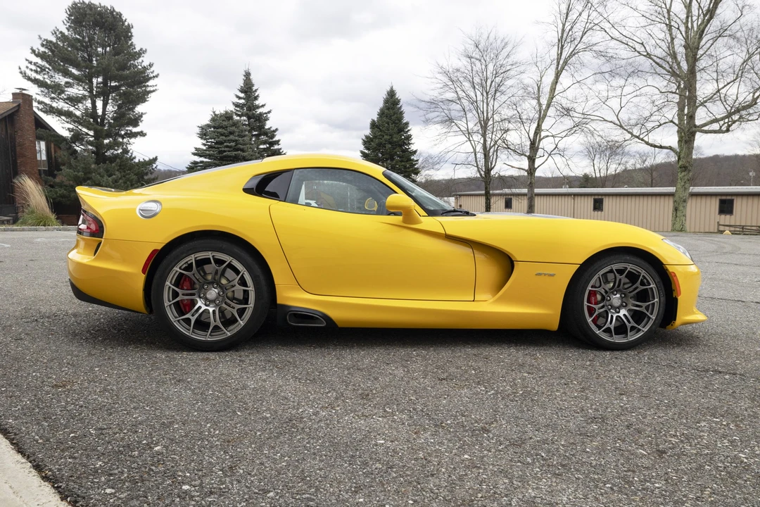 2013 Dodge Viper 5th Gen - Image 4 of 31