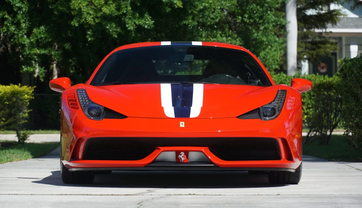 2015 Ferrari 458 Speciale - Image 10 of 31