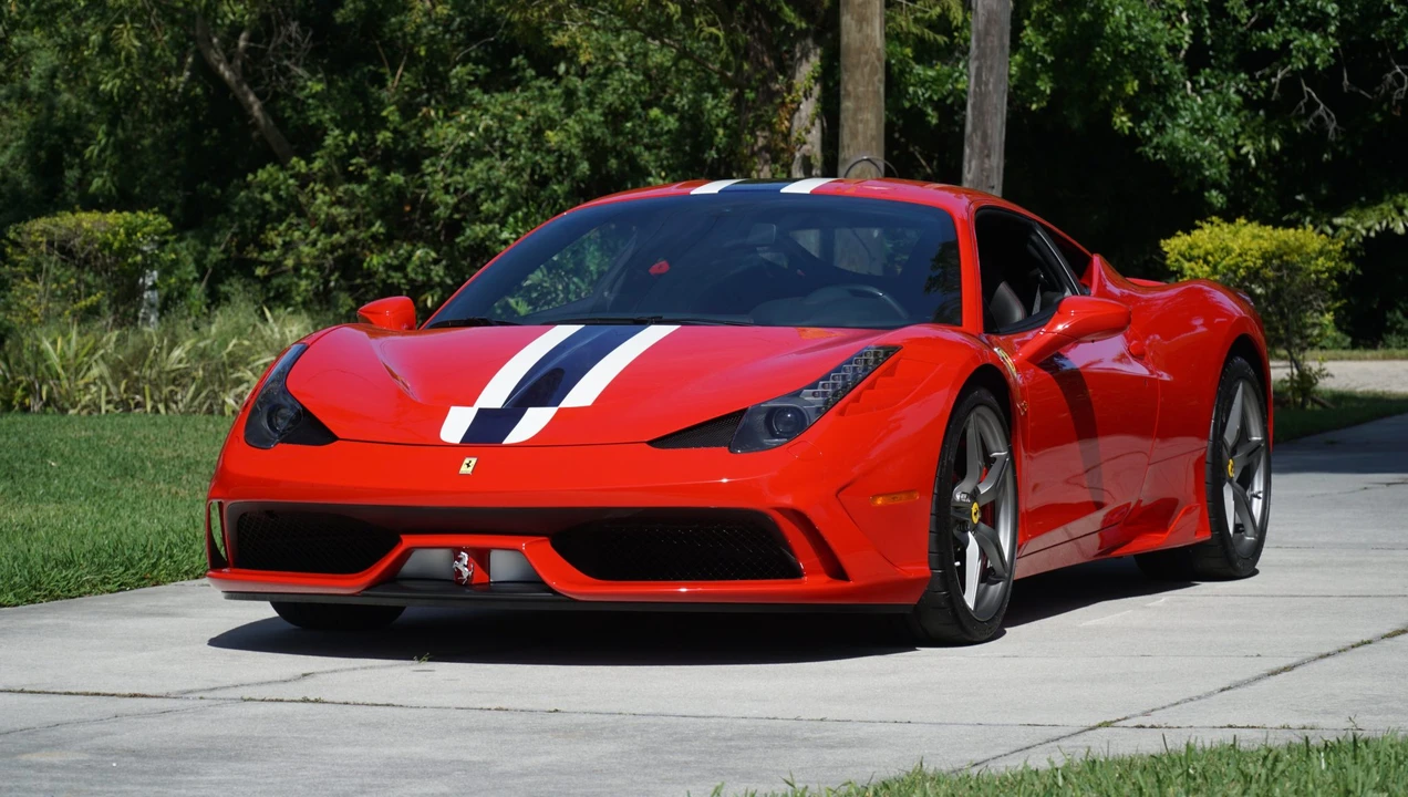 2015 Ferrari 458 Speciale - Image 9 of 31