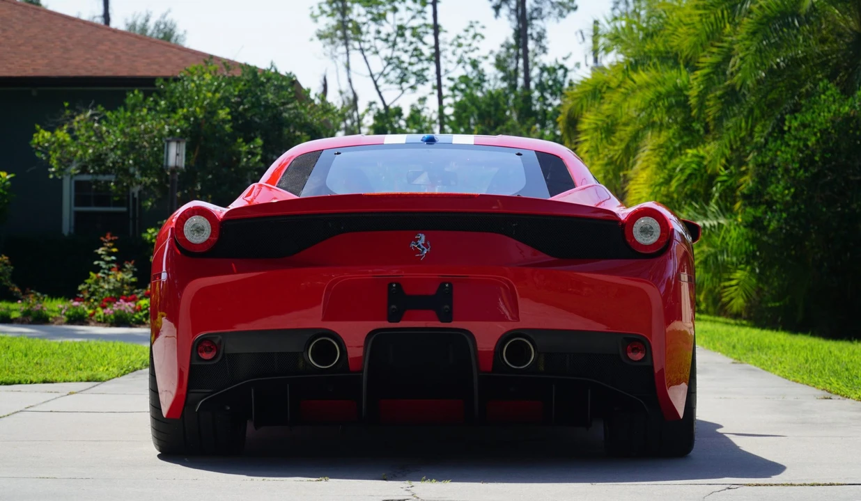 2015 Ferrari 458 Speciale - Image 27 of 31