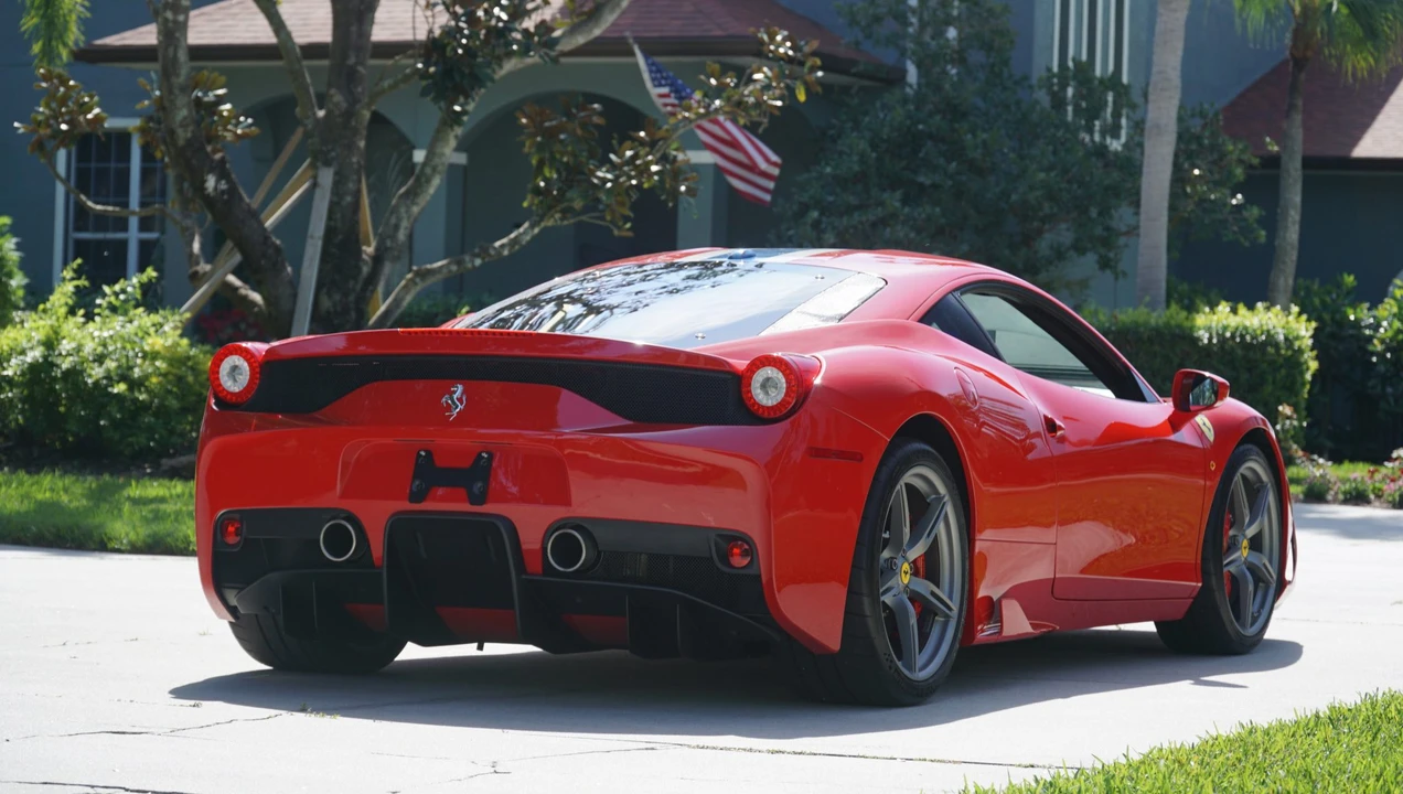 2015 Ferrari 458 Speciale - Image 23 of 31