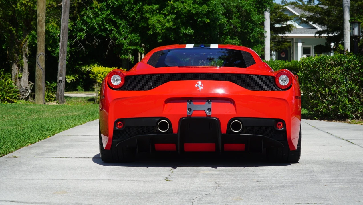 2015 Ferrari 458 Speciale - Image 26 of 31