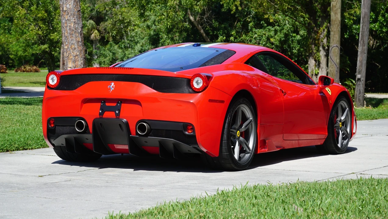2015 Ferrari 458 Speciale - Image 24 of 31