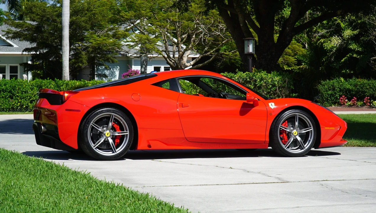 2015 Ferrari 458 Speciale - Image 21 of 31