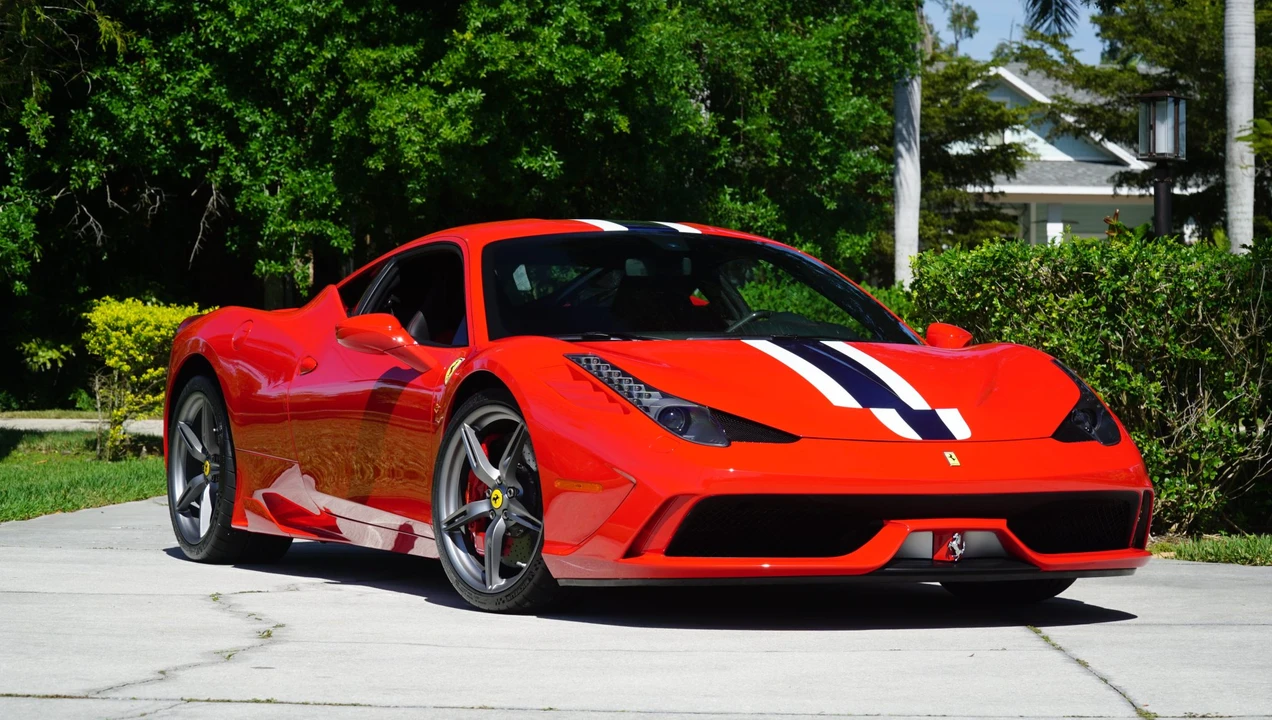 2015 Ferrari 458 Speciale - Image 13 of 31