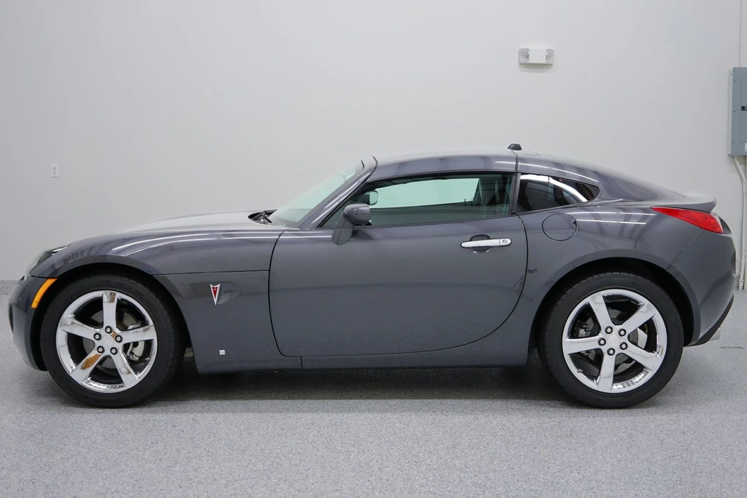2009 Pontiac Solstice GXP - Image 2 of 31