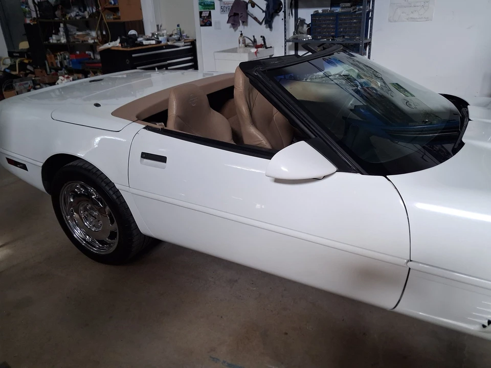 Chevrolet Corvette C6 427 Convertible - Image 15 of 17