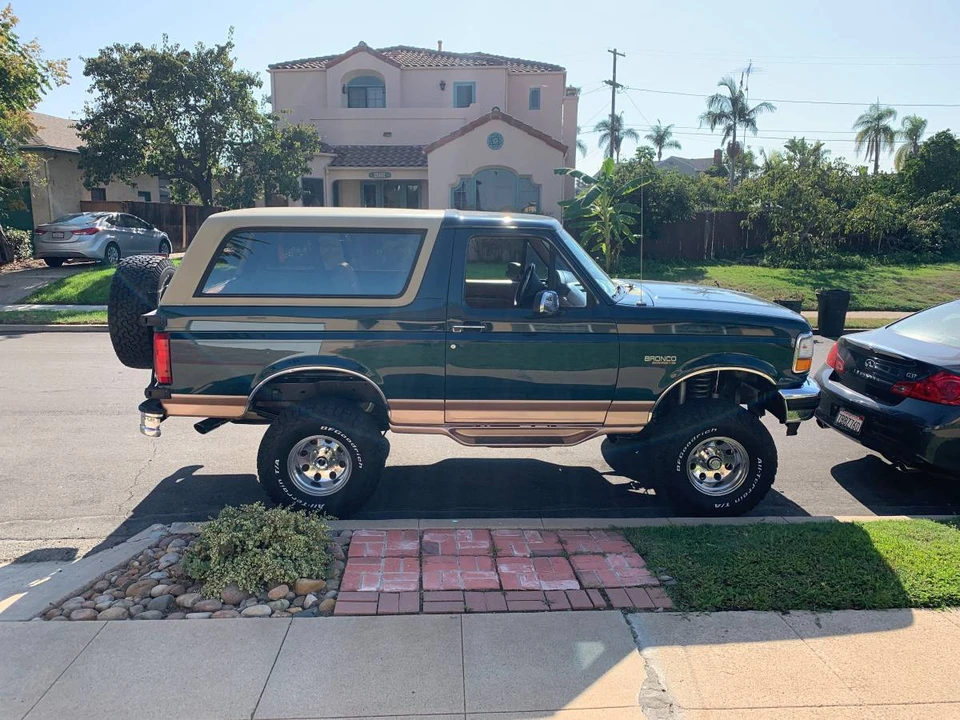 1995 Ford Bronco 5th Gen - Image 2 of 4