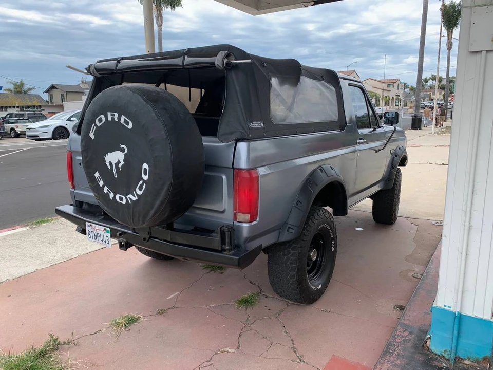 1995 Ford Bronco 5th Gen - Image 2 of 18