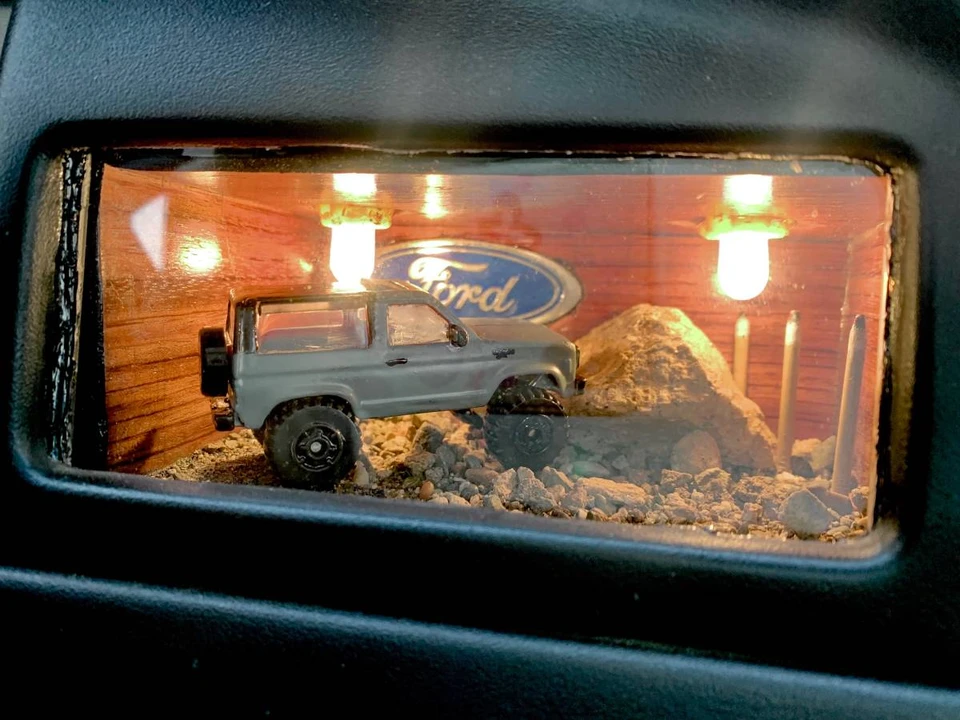 1995 Ford Bronco 5th Gen - Image 17 of 18