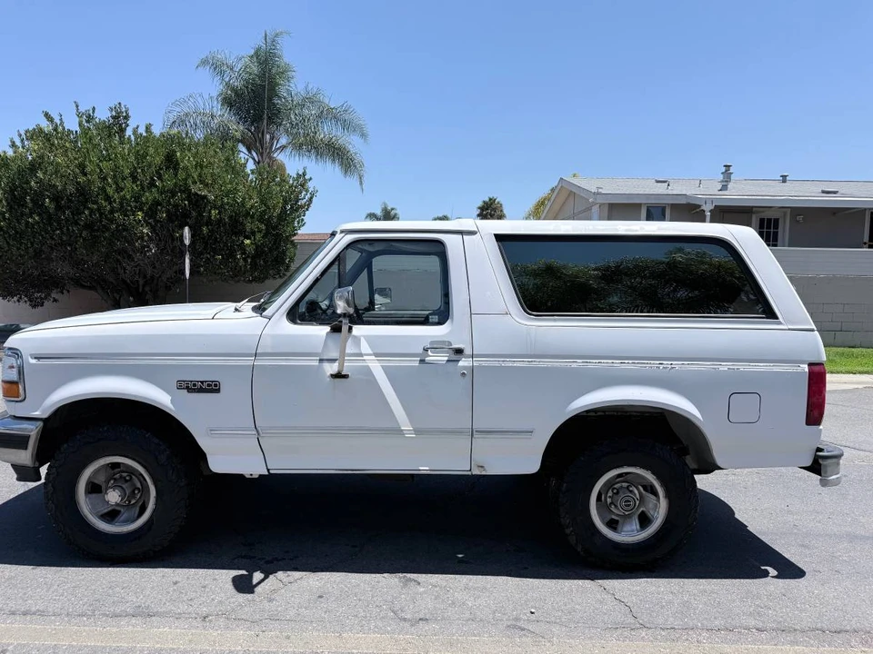 1995 Ford Bronco 5th Gen - Image 2 of 8