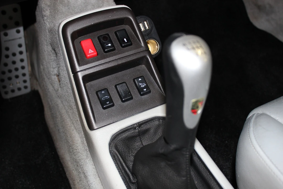 1995 Porsche 993 Carrera - Image 13 of 28